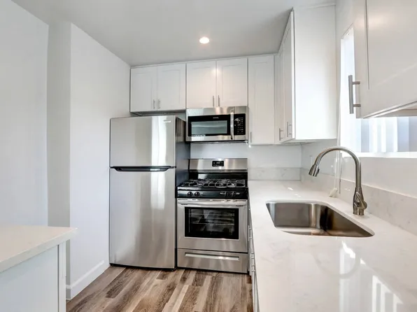 Country Club Apartments