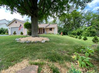 420 Staffordshire Dr NE, Poplar Grove, IL 61065