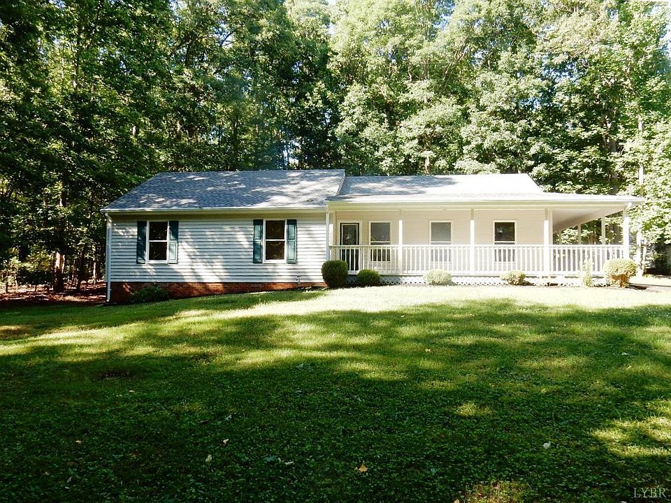 1st image of 513 Carriage Hill Dr