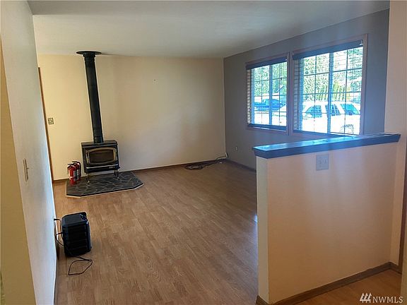 5th image of 12324 211th Ave E