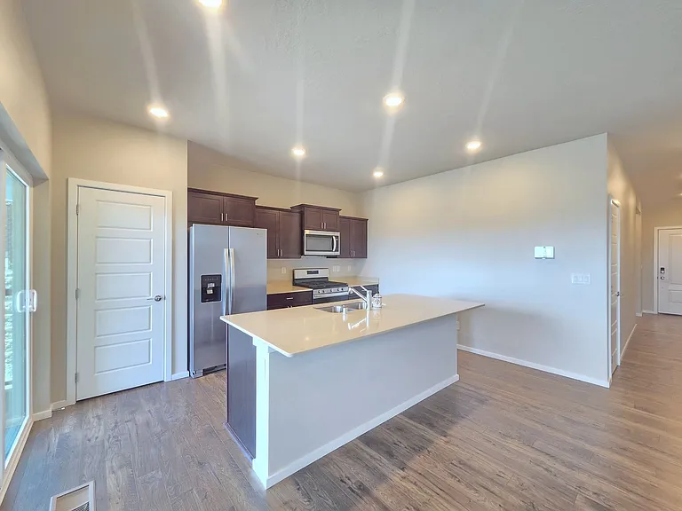 5428 E Bridgeport Ct — Photo 5