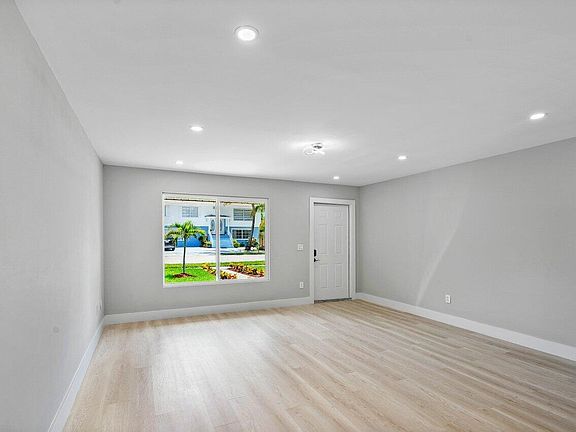 5th image of 1774 16th Avenue N
