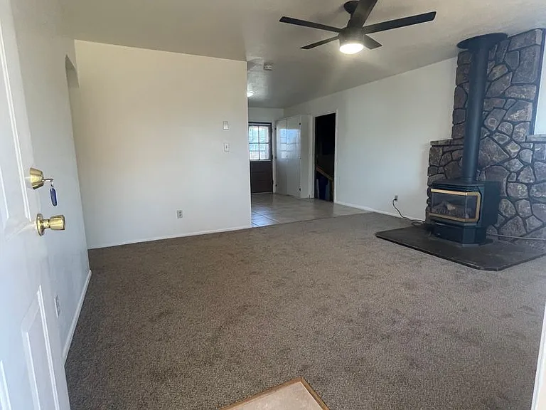 154 S Los Pinos Dr — Photo 3
