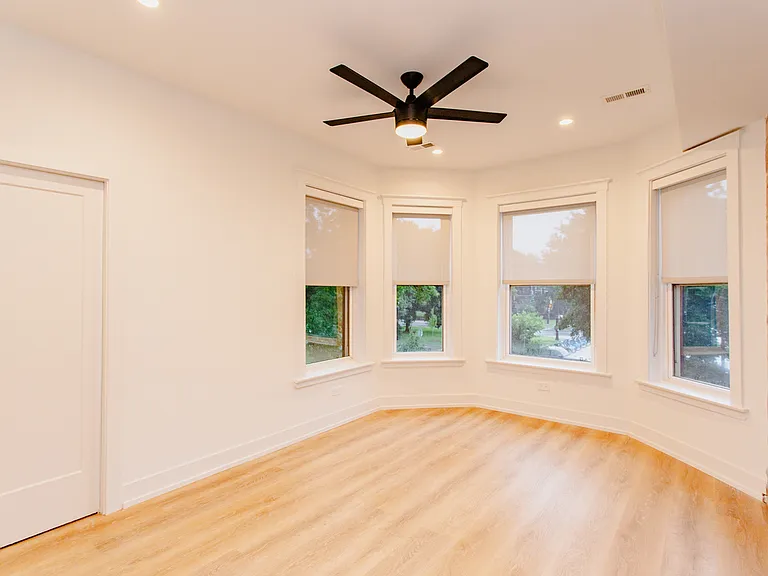 2204 N Kedzie Blvd #2 — Photo 3