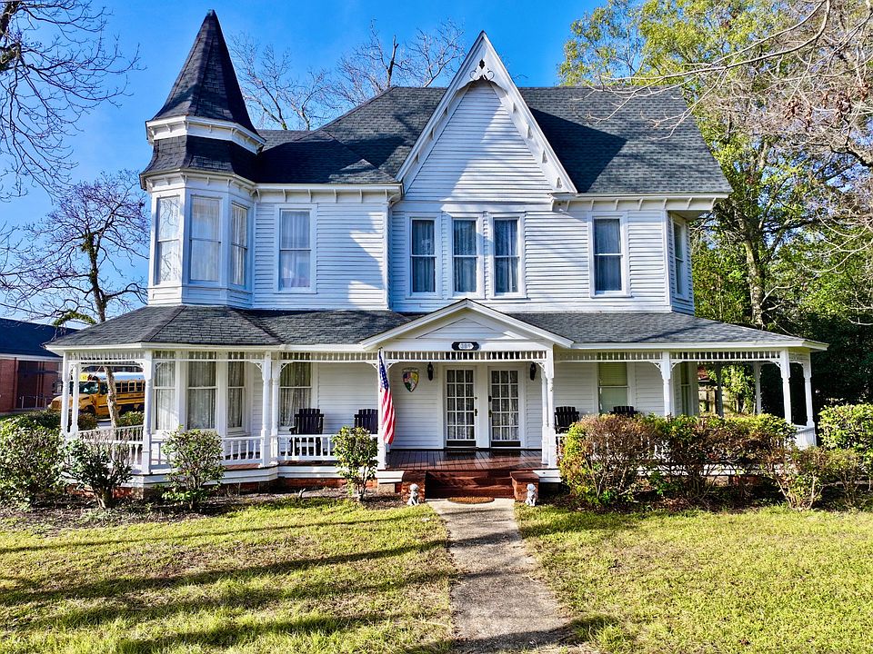 1st image of 301 College Ave