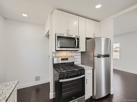 4th image of 1571 Yosemite Street