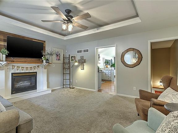 3rd image of 2406 S Park Ave