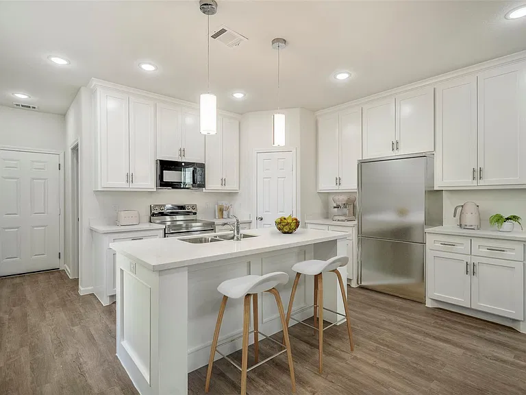 6513 Goldspier St — Photo 3
