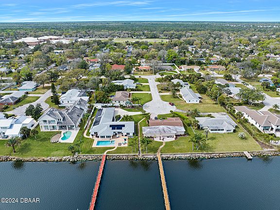 5th image of 28 Sterling Cir