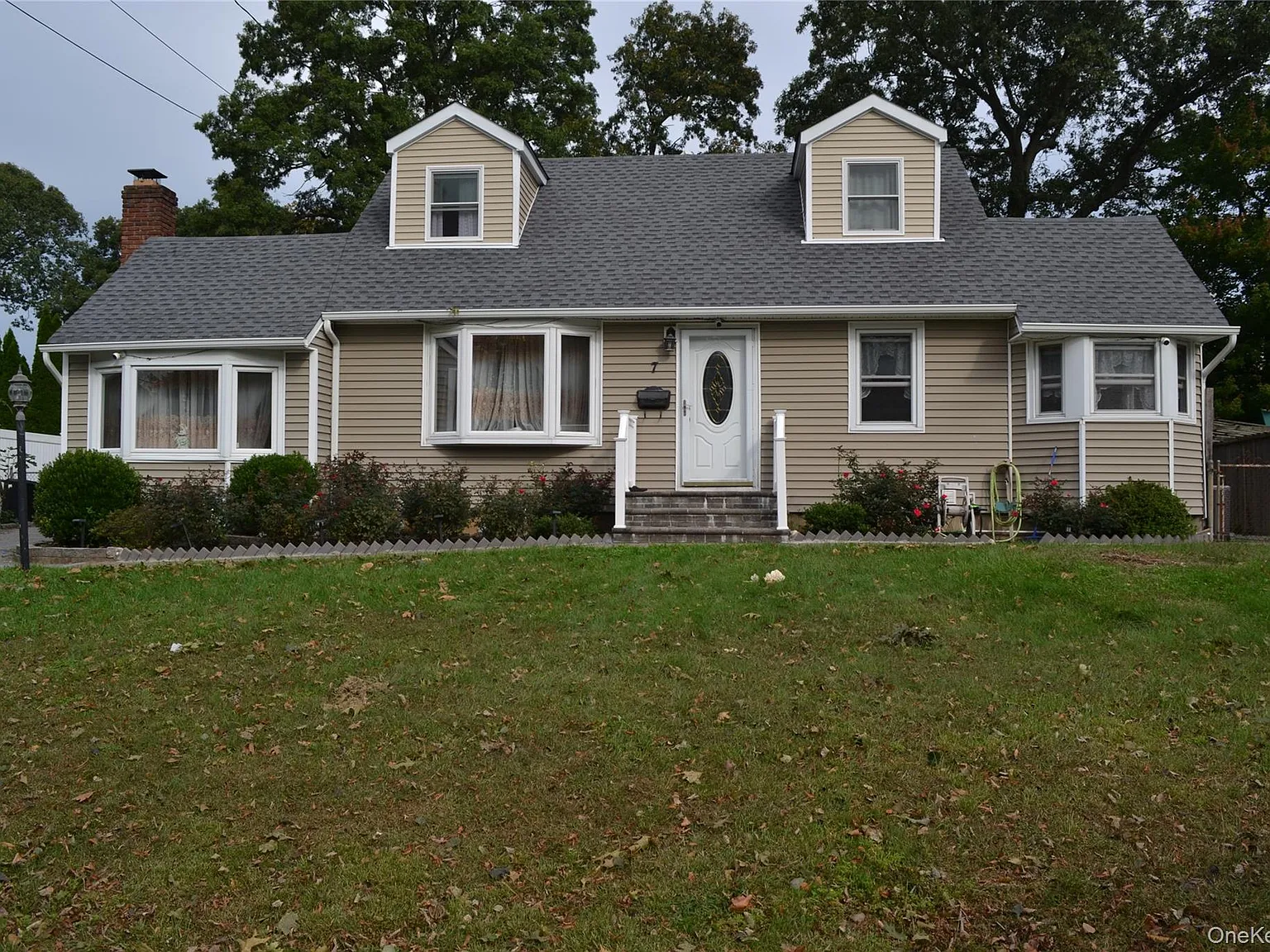 5 bed, 2.0 bath, 1758 sqft, $4,750 — Photo 1