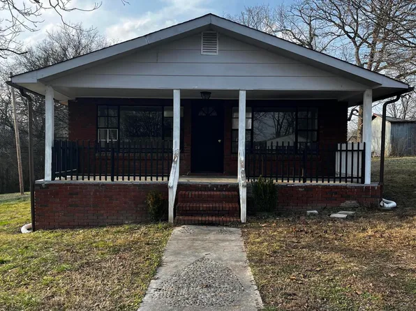 1007 Diamond Ave, Bridgeport, AL 35740