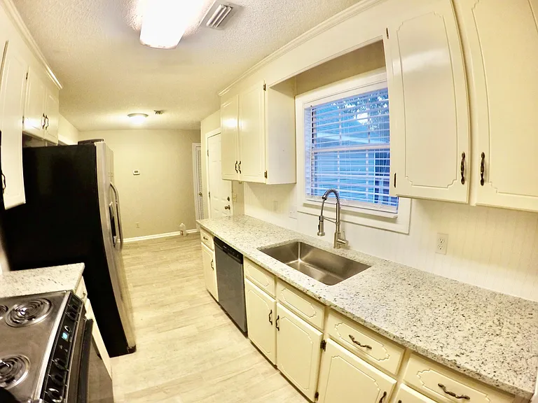 131 Radford Cir — Photo 4