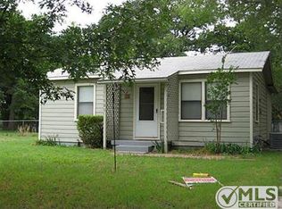 121 Corbin Ln, Azle, TX 76020