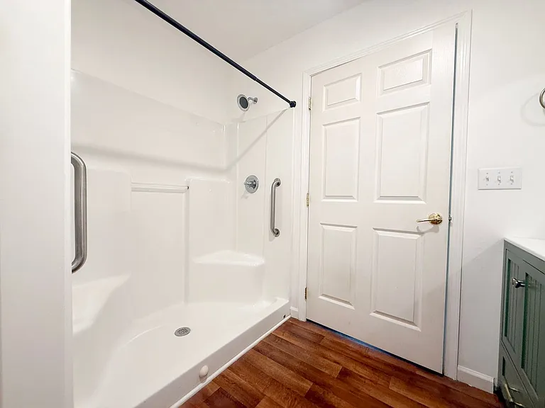 137 McCawley St — Photo 15
