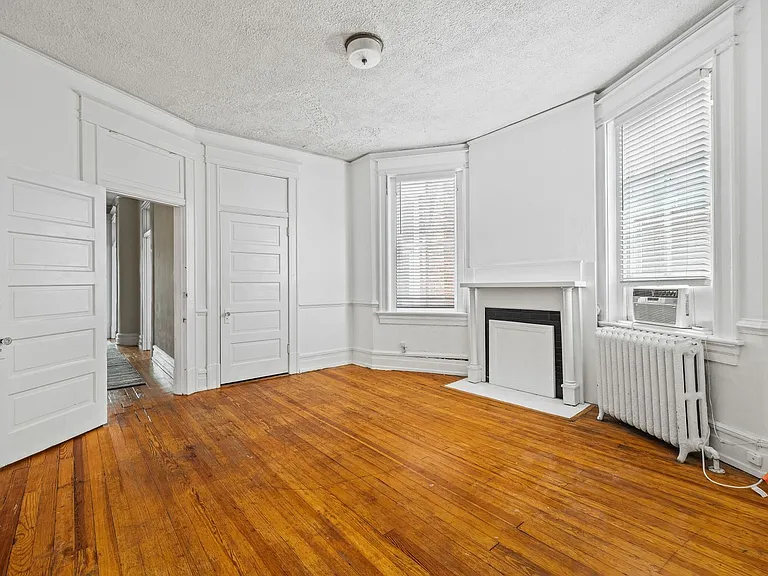 2713 W Grace St — Photo 18