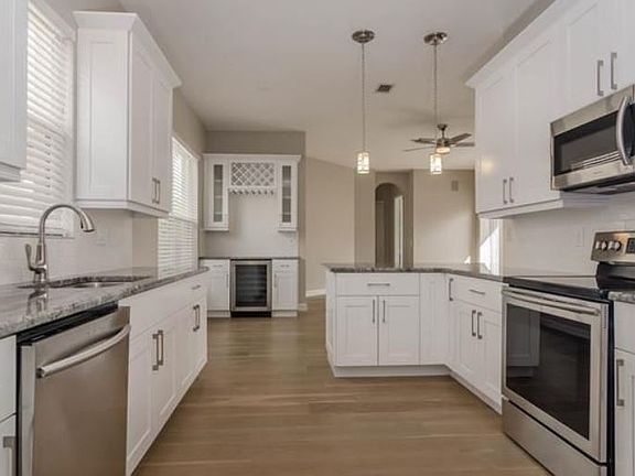 3rd image of 6125 Highwood Park Ln