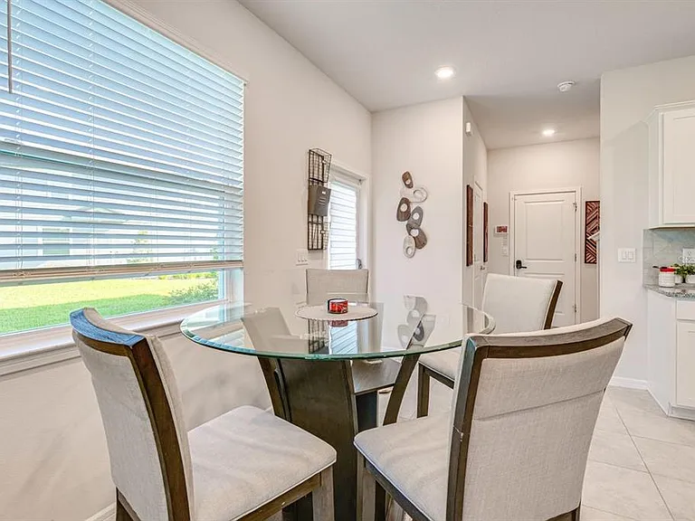 5443 Elmview Xing — Photo 13