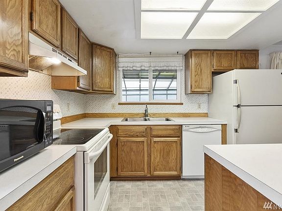 4th image of 5605 29th St NE