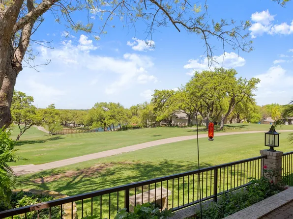 6 Links Ct, The Hills, TX 78738