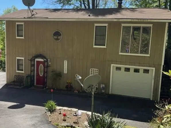 918 Plott Balsam Rd, Maggie Valley, NC 28751