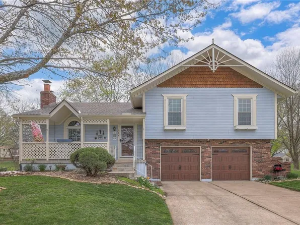 704 Sivley St, Peculiar, MO 64078