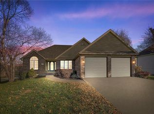 18236 153rd St, Basehor, KS 66007
