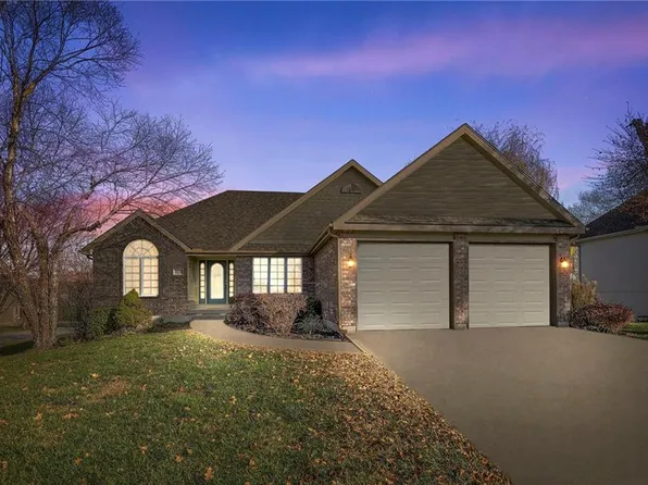 18236 153rd St, Basehor, KS 66007