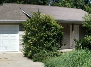 1569 Cherokee Rd, Lake Ozark, MO 65049