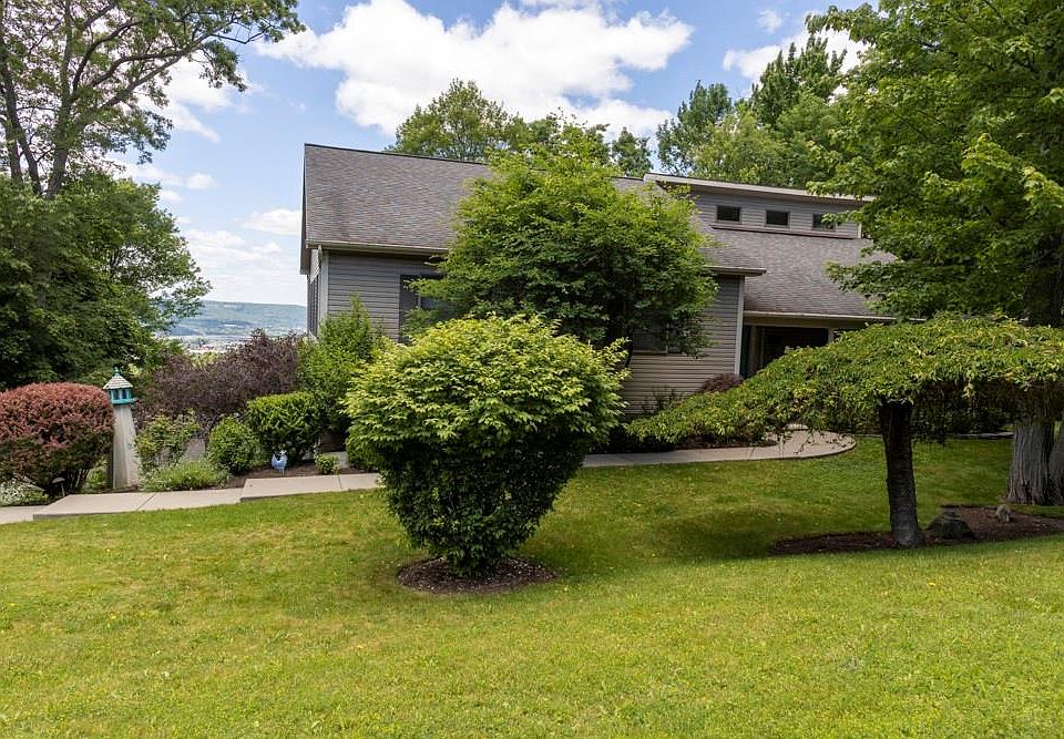 1st image of 11 Timberland Dr