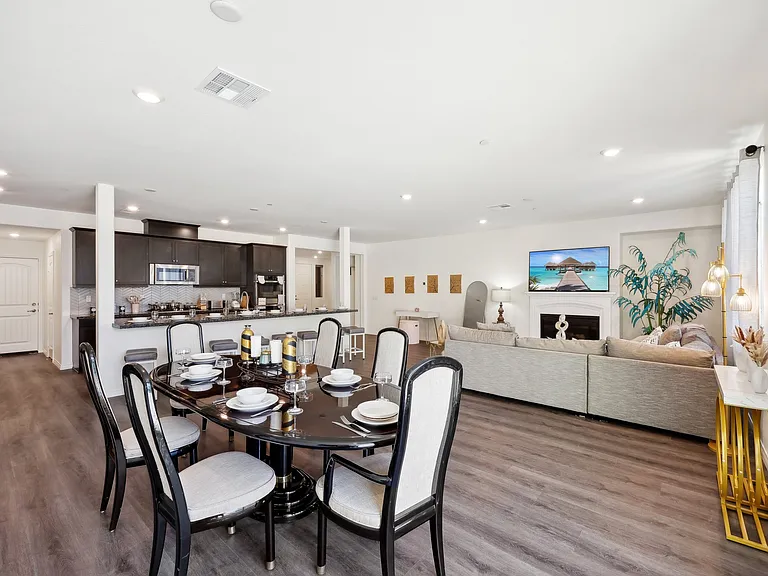 Extra space, extra memories: a dining room for gatherings big and small.