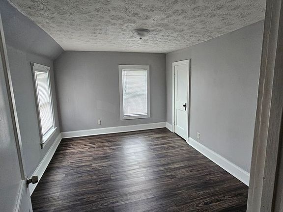 4th image of 1403 W Memorial Dr #B