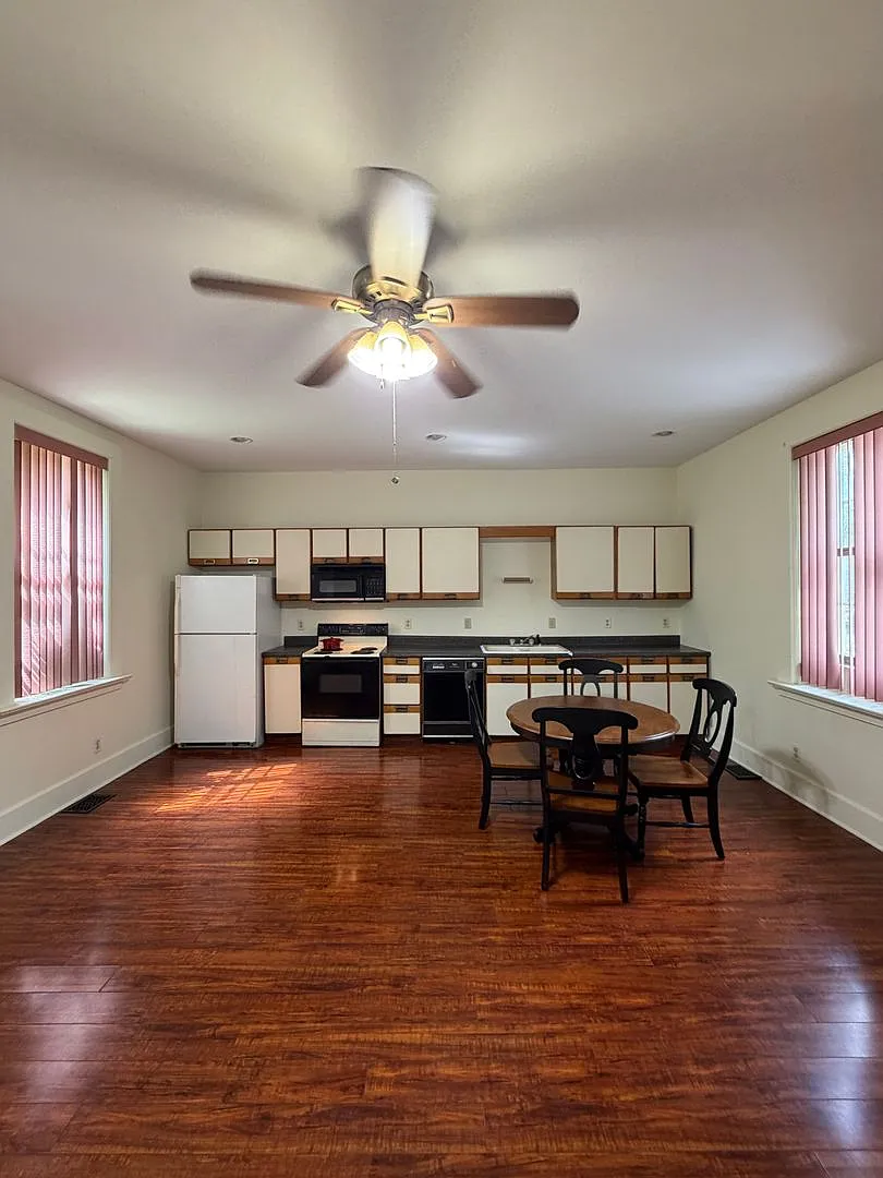 1295 Lake Ave — Photo 4