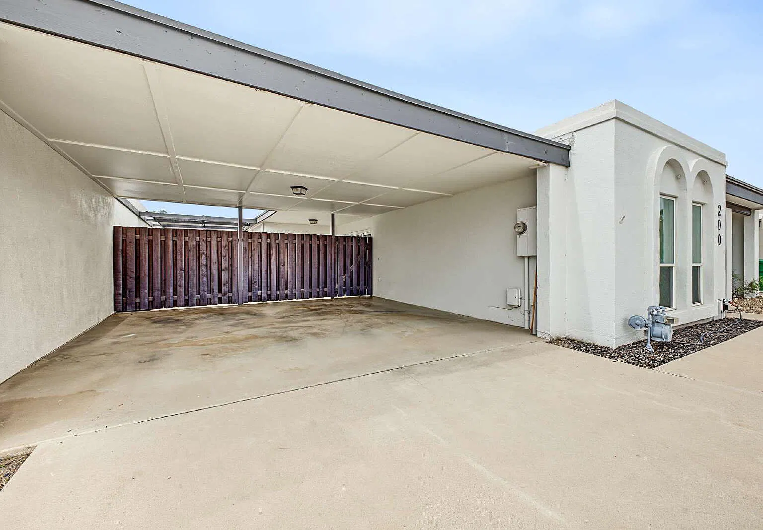 4 bed, 2.0 bath, $2,260 — Photo 4