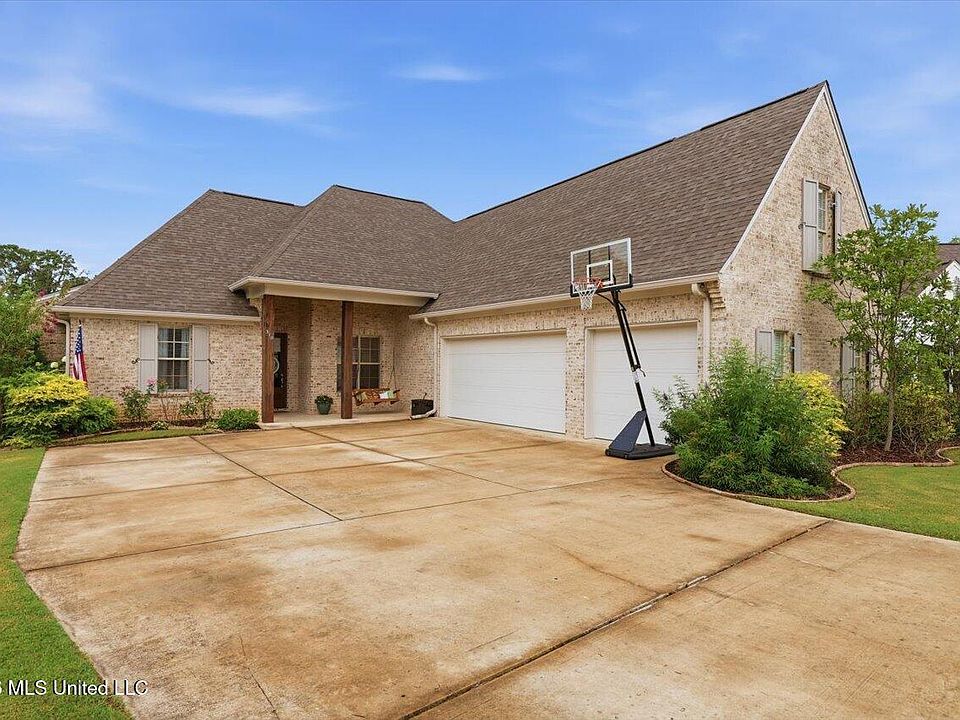 1st image of 310 Colony Ct