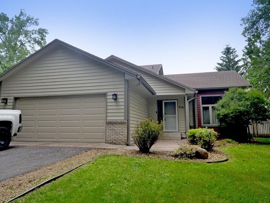 714 N Brookview Ln SW, Isanti, MN 55040