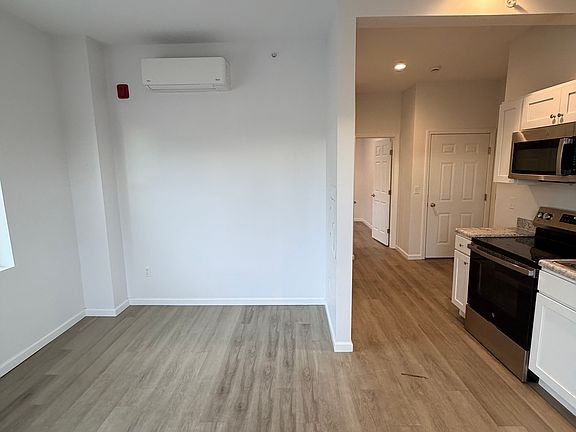 5th image of 337 Main St #6