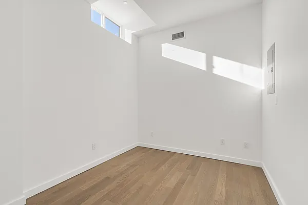 Rented by MNS | media 81