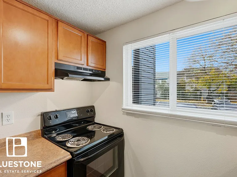 Birchcreek Apartments — Photo 32