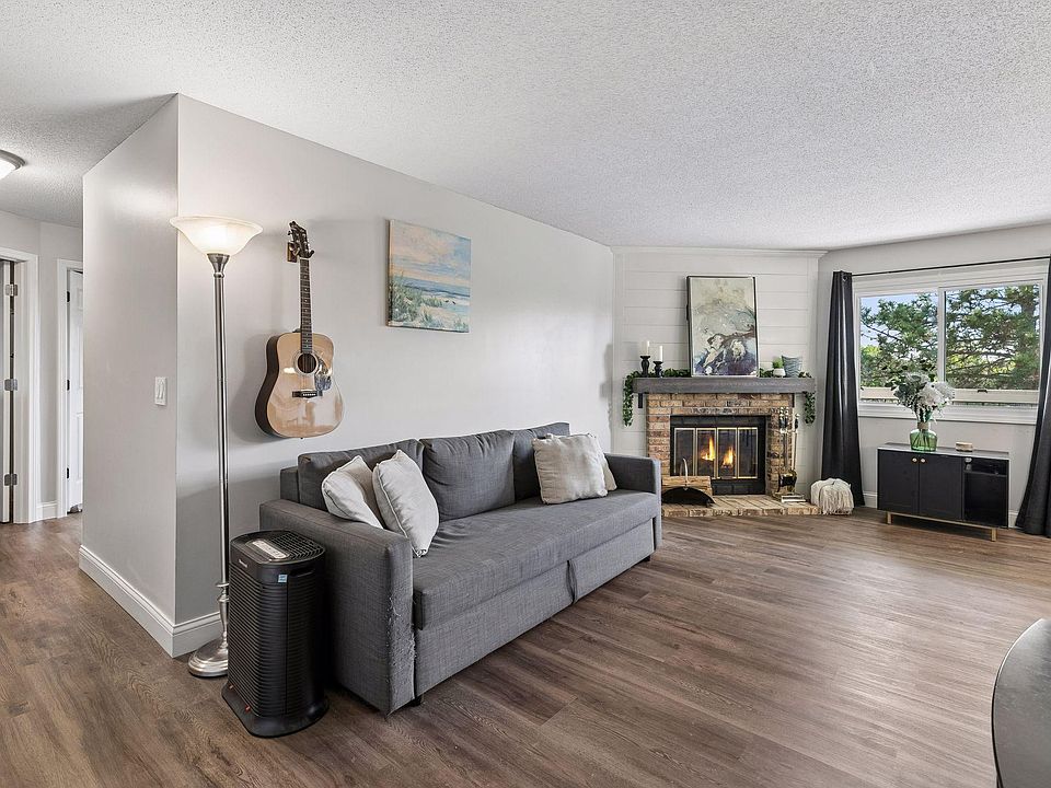 1st image of 7624 157th St W APT 307