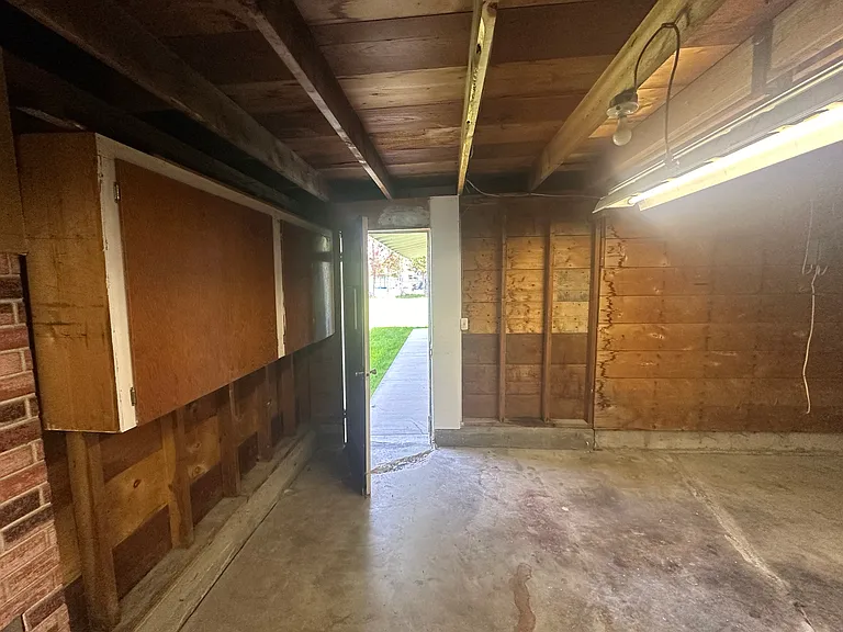 33 W Evergreen Dr — Photo 14