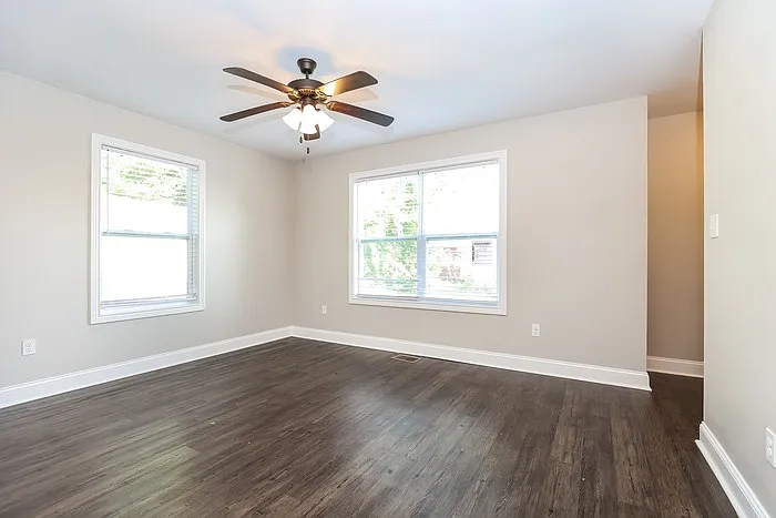 1144 E College St — Photo 6