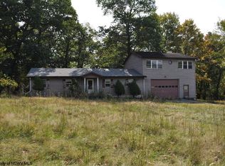 3039 Earl L Core Rd, Morgantown, WV 26508