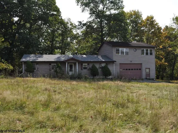 3039 Earl L Core Rd, Morgantown, WV 26508