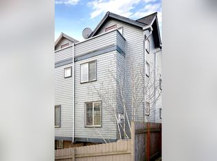 916 N 73rd St, Seattle, WA 98103