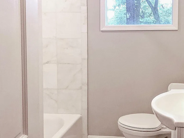 (Unit #3|2-Bed/1.5-Bath|First & Second Floor): Second Floor Full Bathroom