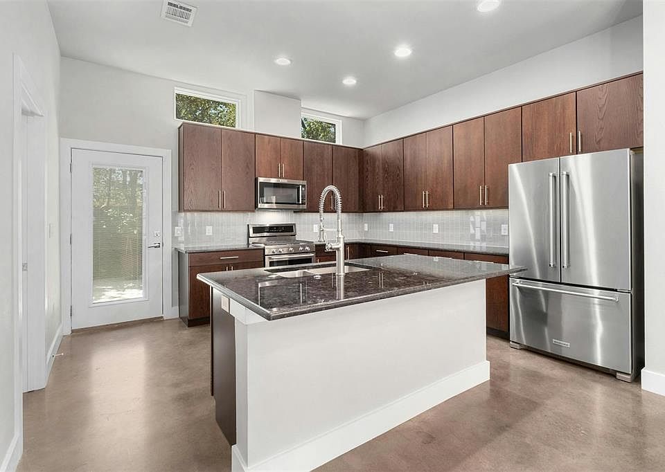 1st image of 3905 Clawson Rd Unit 7