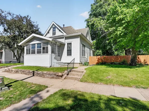 1408 State St, Cedar Falls, IA 50613