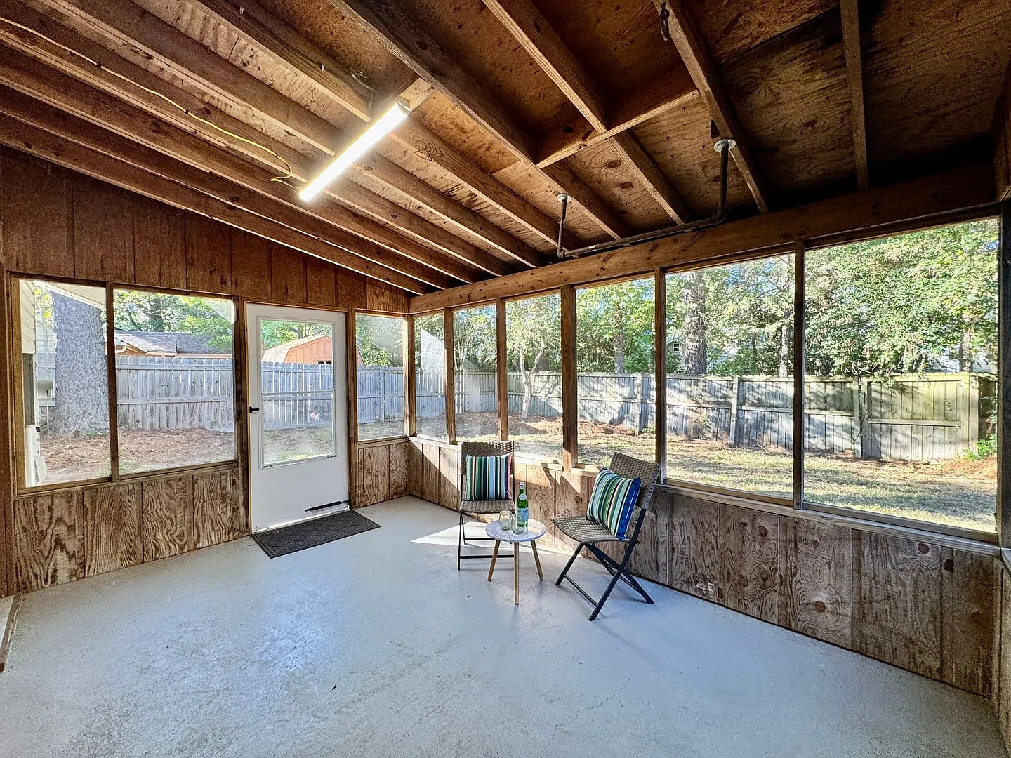 Just Updated and Ready 10-23-26!! Ranch Home 4 Bedrooms/2 Baths, Pet Friendly, Fenced Yard! — Photo 3