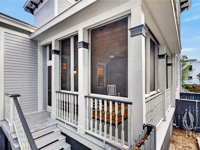 902 Barnard St — Photo 6