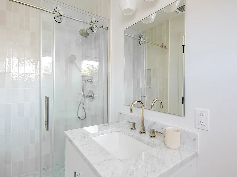 147 Soundview Dr — Photo 9